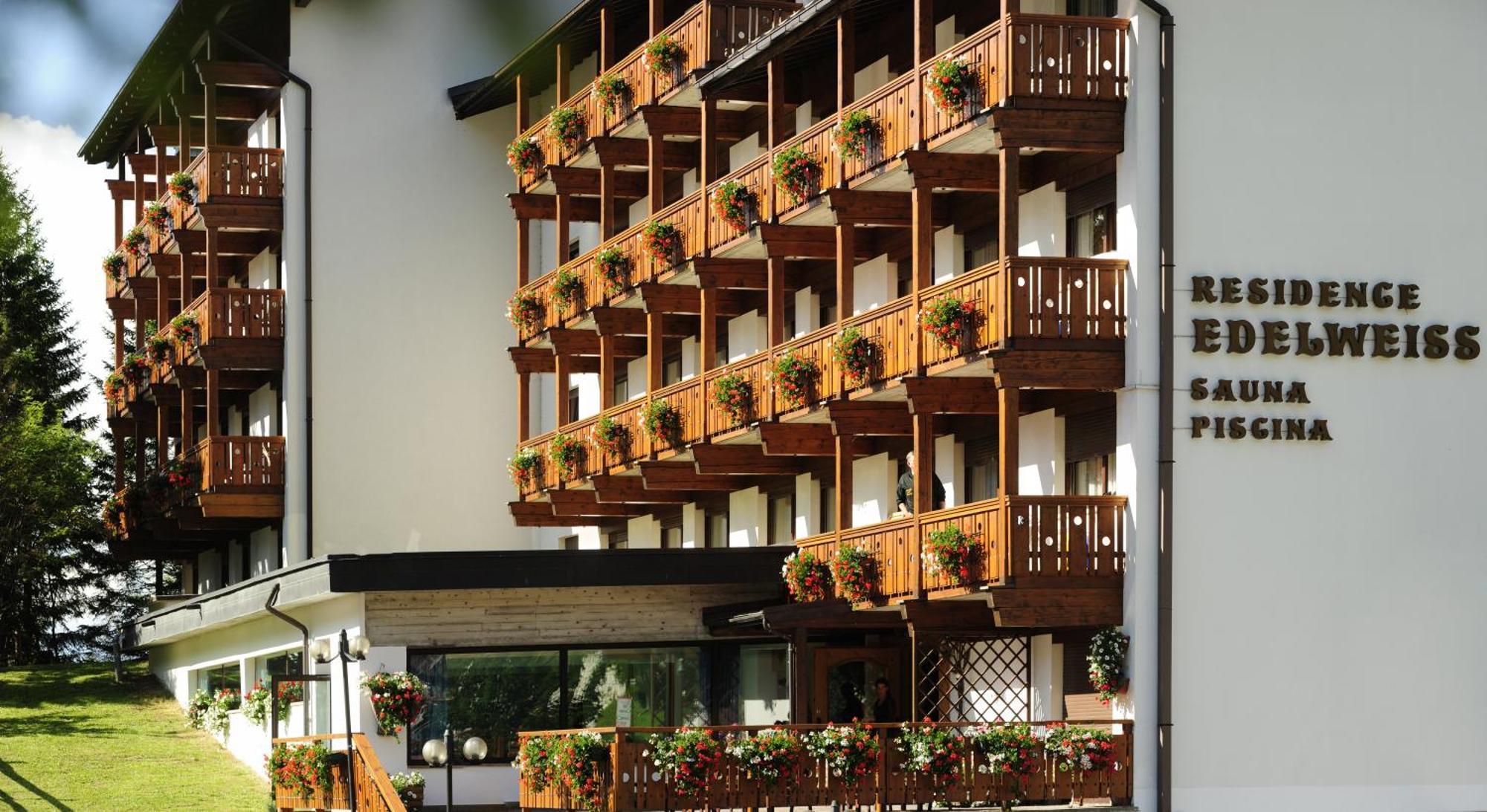 Residence Edelweiss San Martino Di Castrozza Ngoại thất bức ảnh